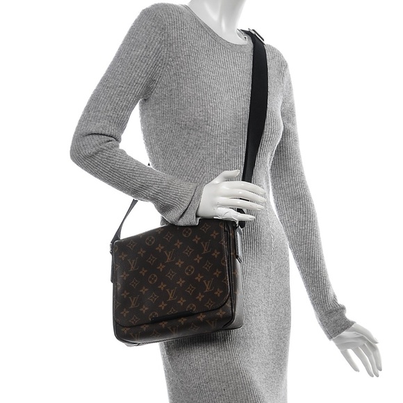 Louis Vuitton Handbags - 🔥Louis Vuitton Monogram Macassar District PM🔥